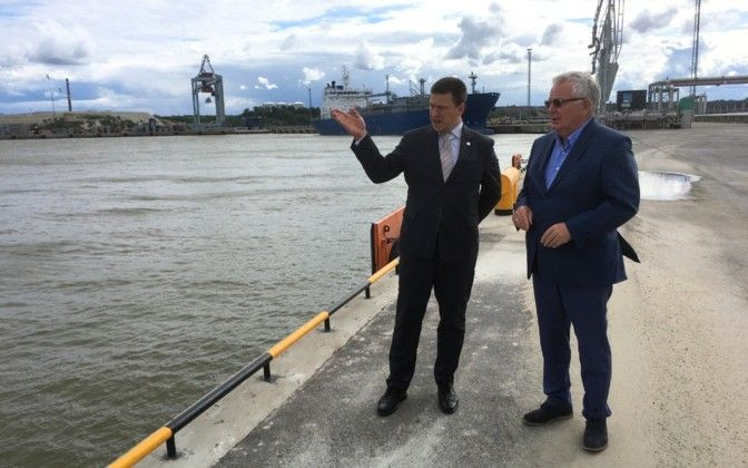 Премьер-министр Юри Ратас посетил Силламяэский порт
