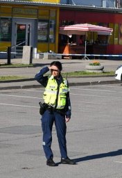 Полицейские оцепили торговый центр из-за угрозы взрыва