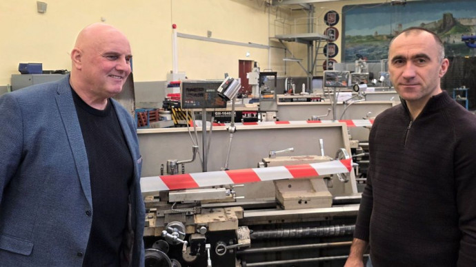 IVKK пожертвовал старые токарные станки и сварочные аппараты Украине